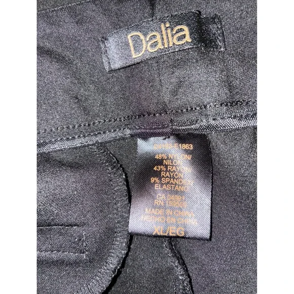 Dalia Black Pull On Stretch Dress Pants Tapered Leg Size XL D4183-E1863 (P6) - Picture 5 of 9